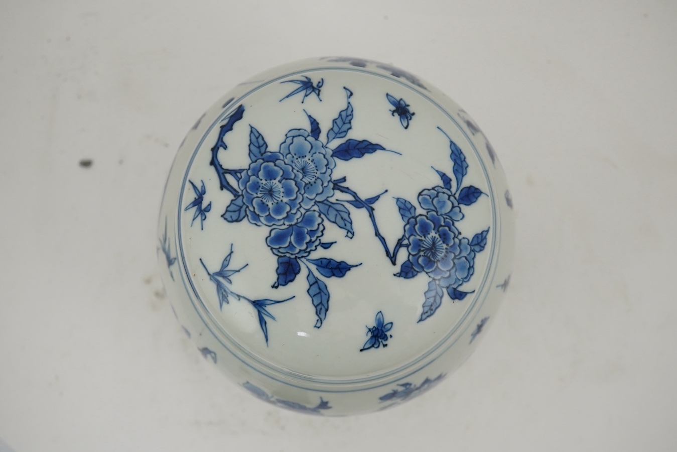 A large Chinese Transitional blue and white jar and cover, mid 17th century
